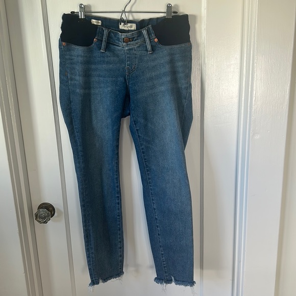 Madewell Cropped Skinny MATERNITY Jeans with Frayed Hem - Picture 2 of 7